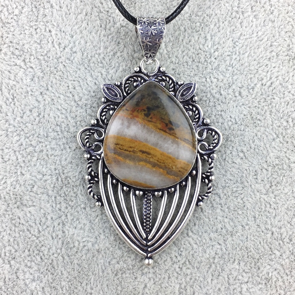 New Agate Quartz Stone Statement Silver Pendant - image 1
